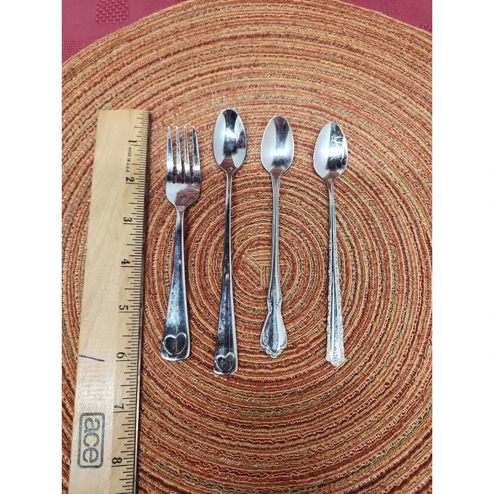 Oneida pieces assorted